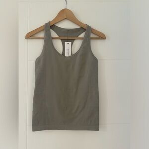 BNWT Calvin Klein Performance Tank, size medium.